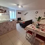 Pour 2 Avec Parking, Cuisine Equipee Et Recharge Pour Vehicules Electriques Aux Portes De Nancy - Fr-1-584-119 Prázdninový dům *